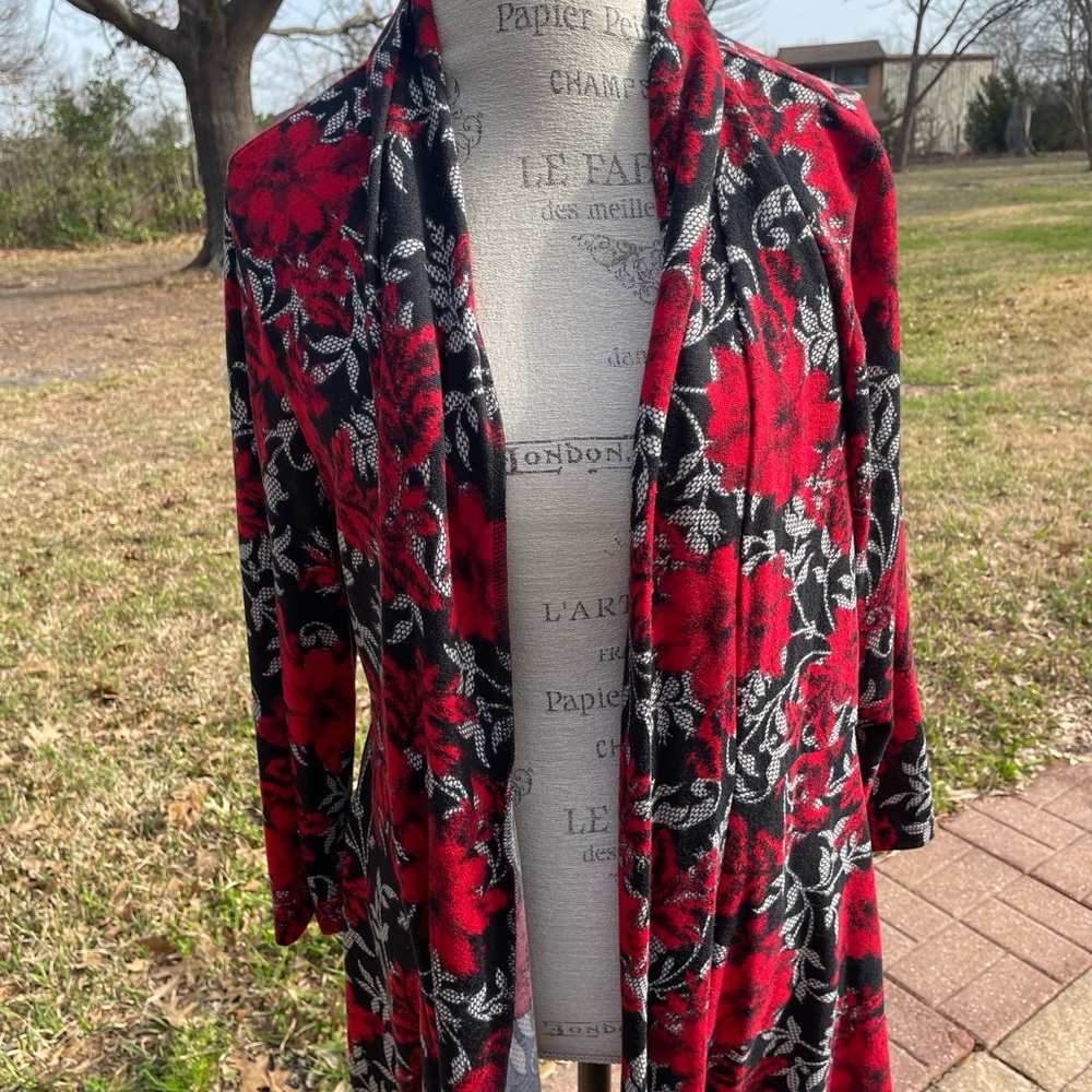 Elegant Red and Black Floral Women's Blazer